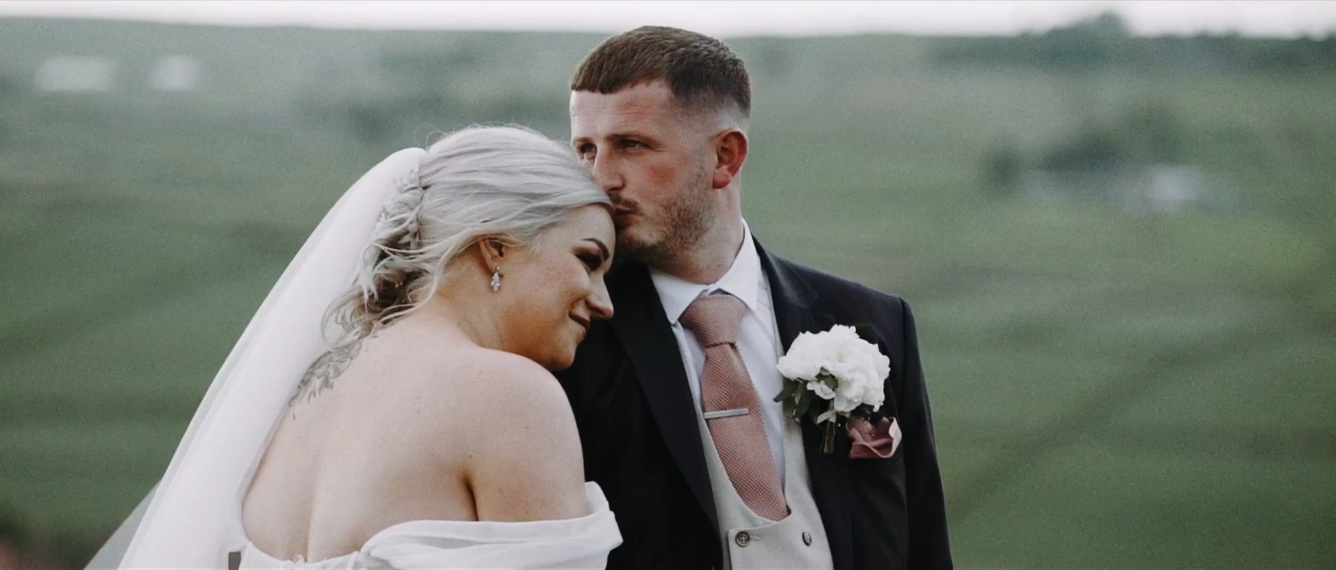 Lydia & Danny at Holmfirth Vineyard